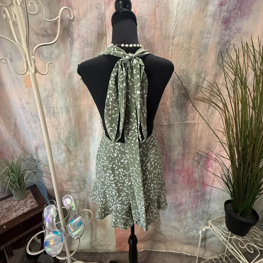 📌Twenty Ten Wear It Your Way Sexy Flirty Floral Romper with Beautiful Backside - Picture 5 of 16
